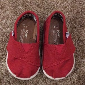 Toms baby shoes